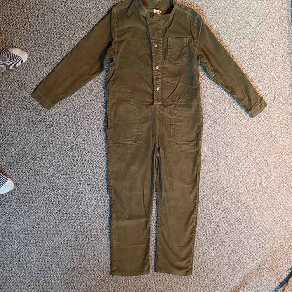 Nico Nico corduroy olive green jumpsuit. Excellent condition. Size 10 kids